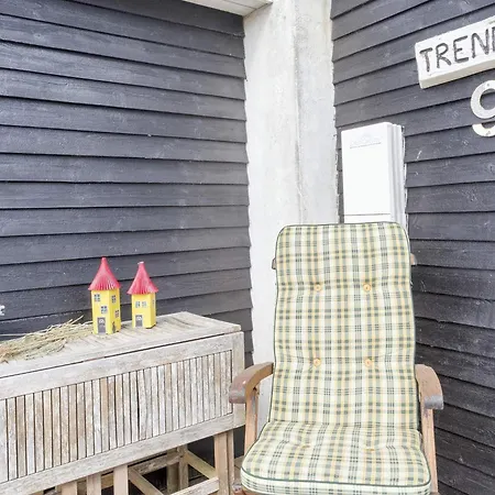 8 Person In Logstor-by Traum トラン