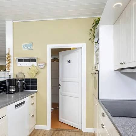 8 Person In Logstor-by Traum トラン