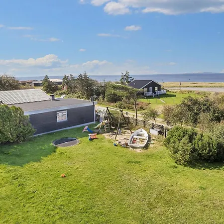 8 Person In Logstor-by Traum トラン